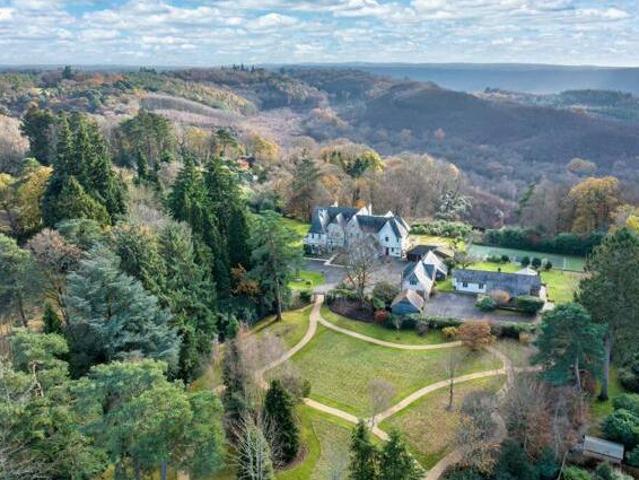 House for sale in Fole, Surrey