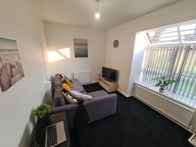 House for rent in Oak Hill Park, Calderstones