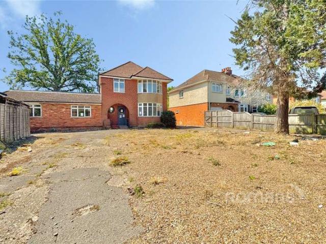 House for sale in College Town, Sandhurst