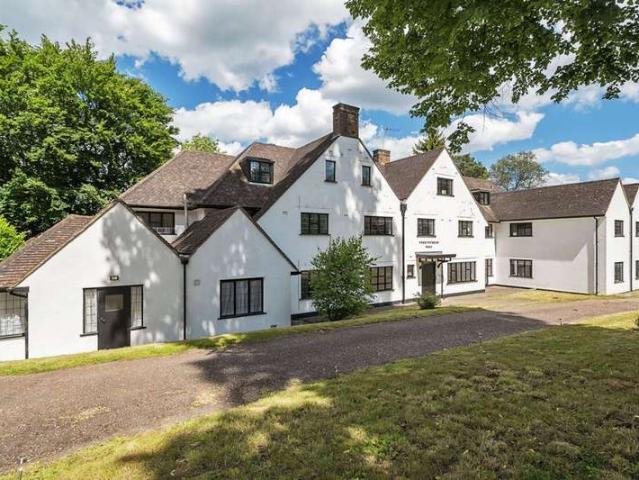 House for sale in Batchworth, Hertfordshire