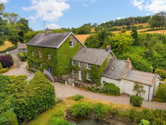 House for sale in Llandderfel