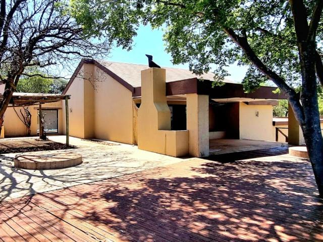 House for sale in Hartbeespoort Dam Nature Reserve, North West