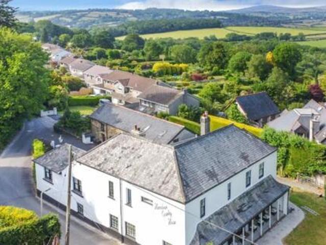 House for sale in Weir Quay, Devon
