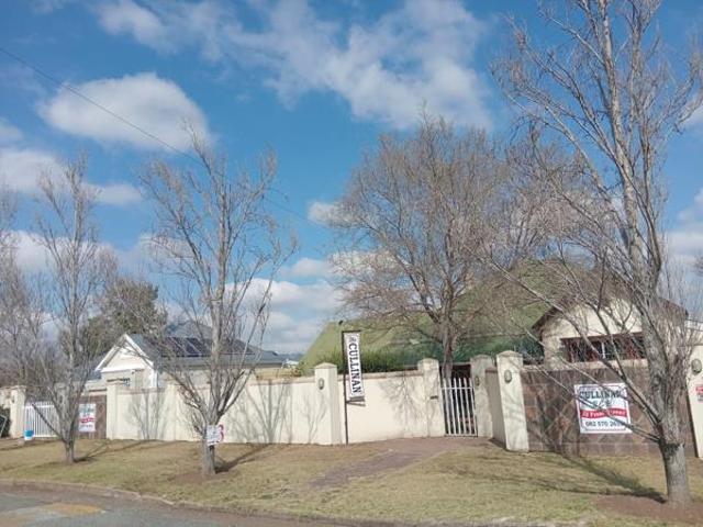 House for sale in Queenstown, Eastern Cape