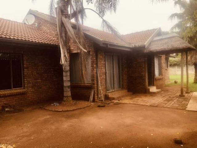 House for rent in Waterkloof, Gauteng