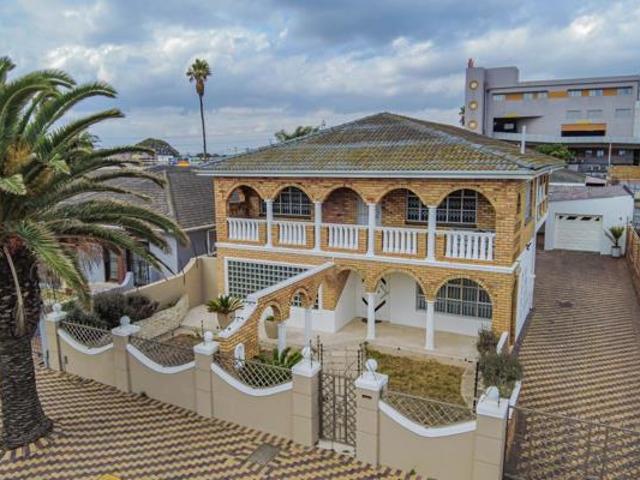 House for sale in Cape Town, Western Cape