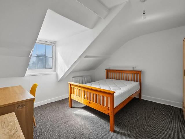 Room for rent in Pennycomequick, Mount Wise