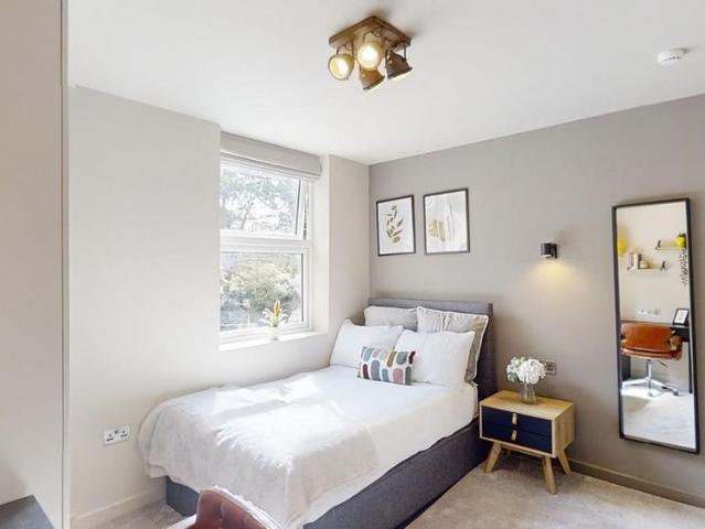Room for rent in Strood