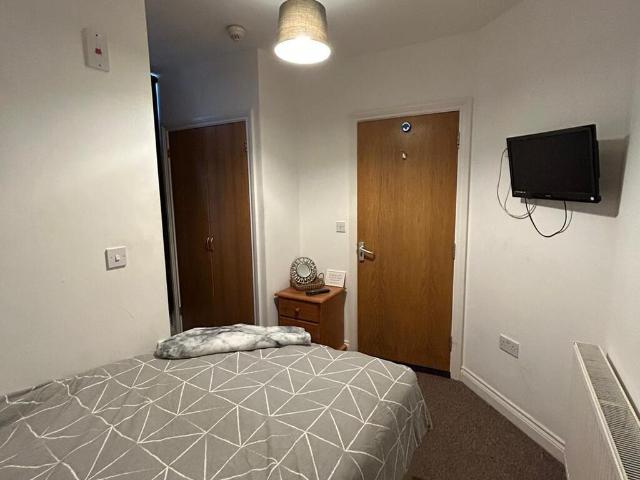 Room for rent in St.Judes, Mount Wise