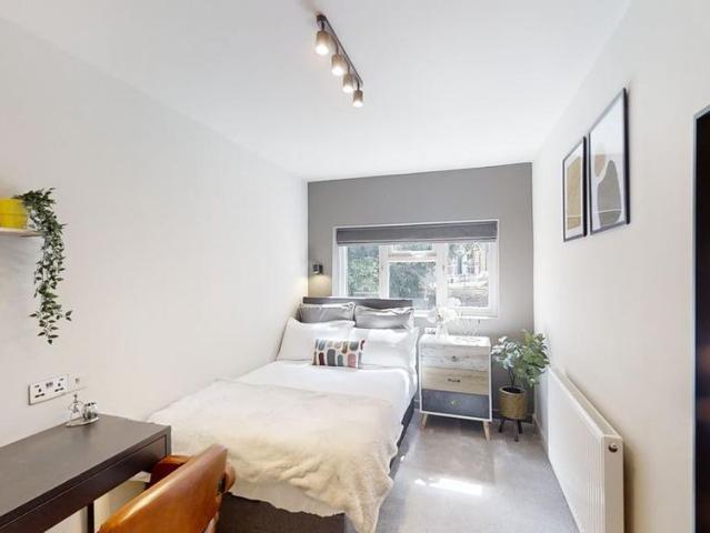 Room for rent in Strood