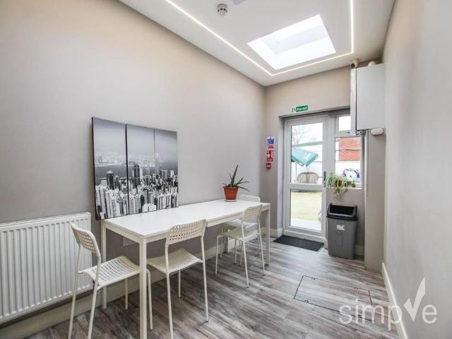 House for rent in London Borough of Ealing, Greater London