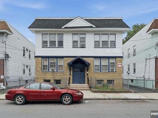House for sale in Newark, Essex County