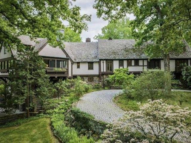 House for sale in Cortlandt Manor, New York