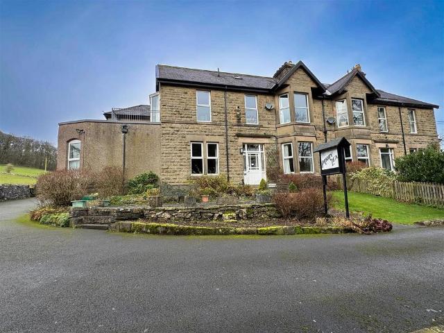 House for sale in Charlesworth, East Midlands