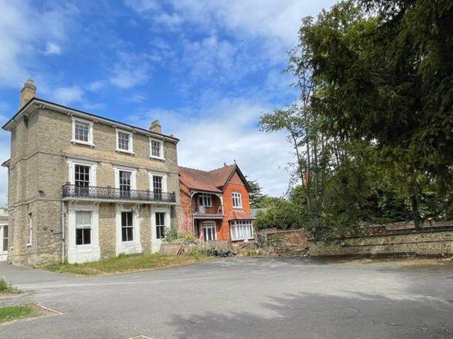 Semi Detached House for sale in Lincoln