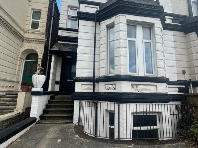 House for rent in Elm Park, Calderstones