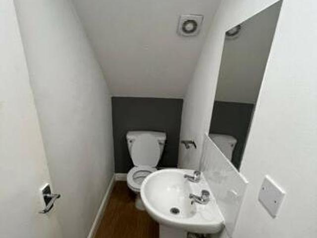 House for sale in Hyde Park, West Yorkshire