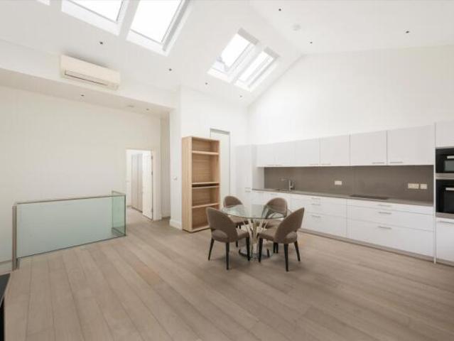 Cottage for sale in Cat Hill