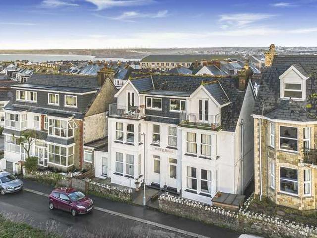 Townhouse for sale in Newquay, Cornwall