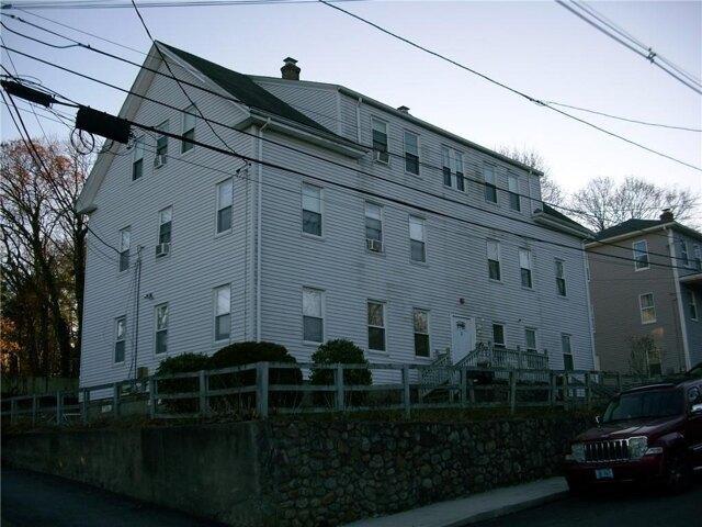 House for sale in West Warwick, Kent County