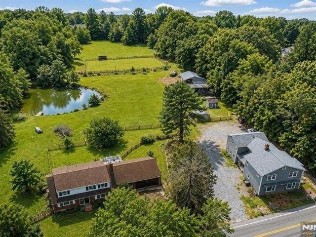 House for sale in Woodcliff Lake, New Jersey