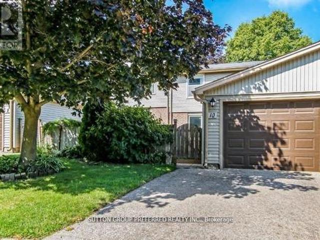 Townhouse for sale in Arva, Ontario