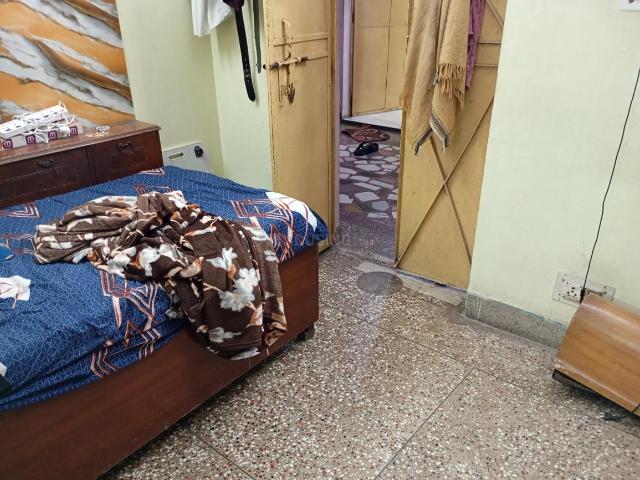 House for sale in North West Delhi, Deri