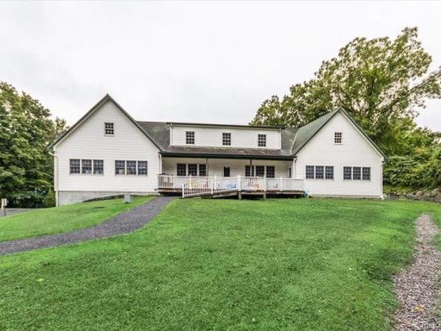 House for sale in Baldwin Place, New York