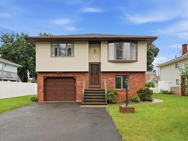 House for sale in Hampden, Massachusetts