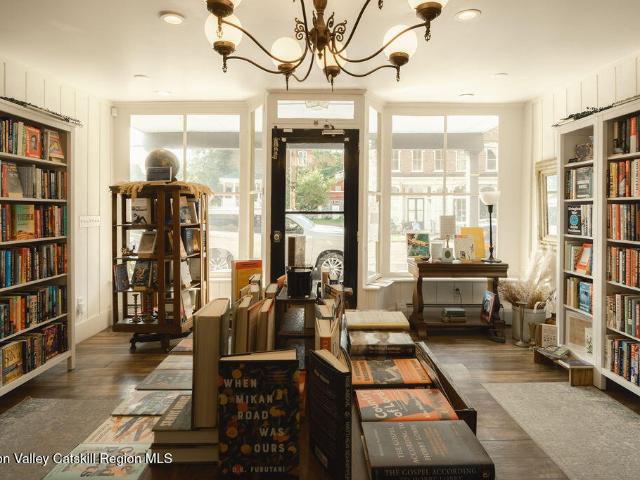 Townhouse for sale in Kinderhook, New York