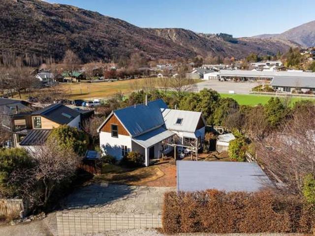 House for sale in Otakou