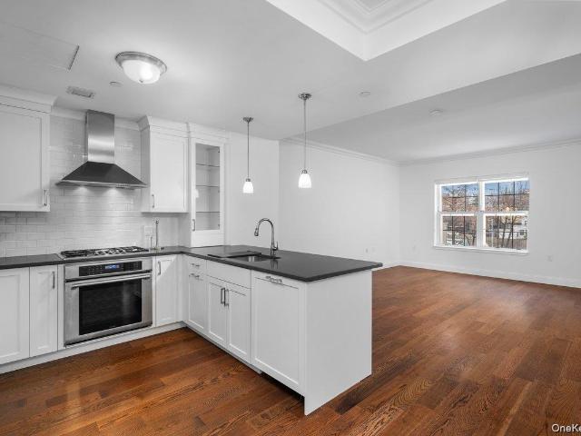 Condo for sale in Town of Mamaroneck, Westchester County