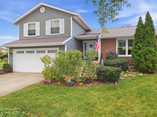 House for sale in Streamwood, Illinois