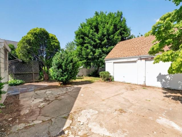 House for sale in Morris Plains, New Jersey