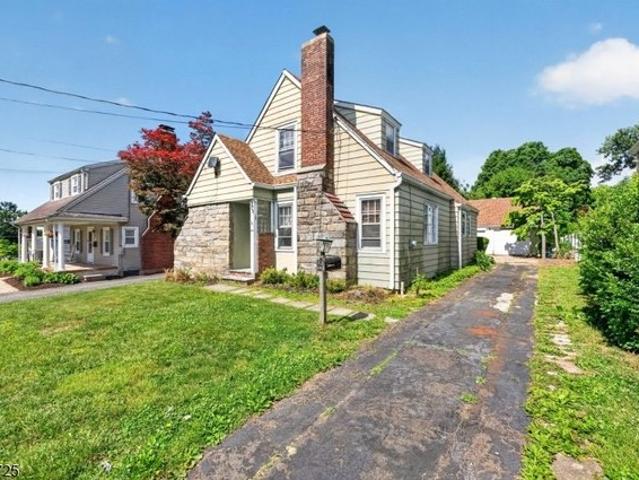House for sale in Morris Plains, New Jersey