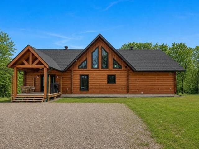 House for sale in L'île-du-grand-calumet, Quebec