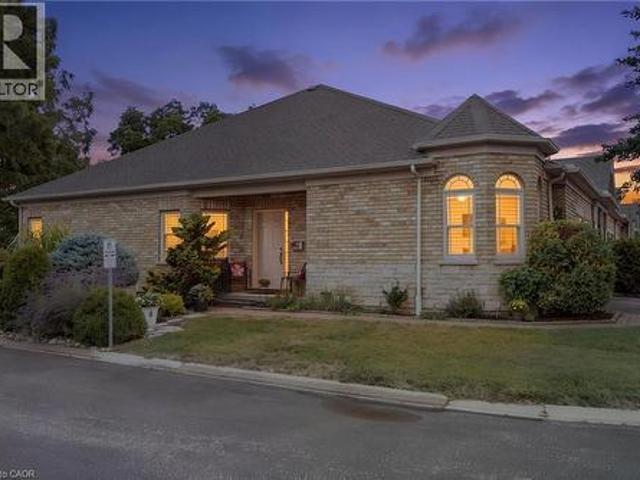 Townhouse for sale in County Of Brant, Ontario