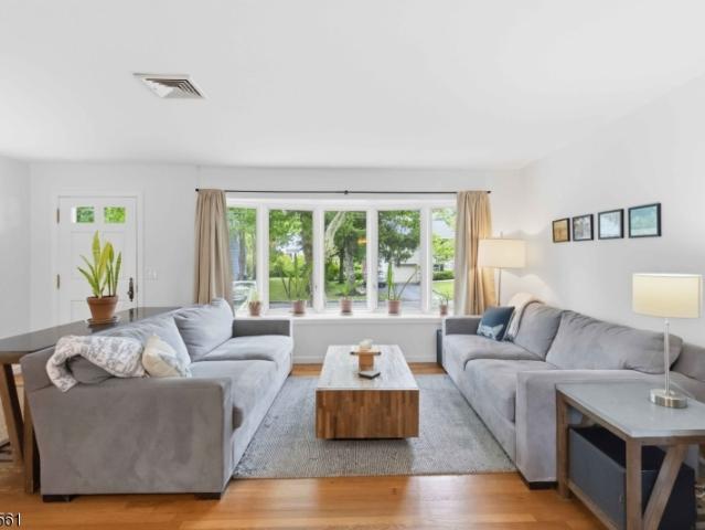 House for sale in Chatham, New Jersey
