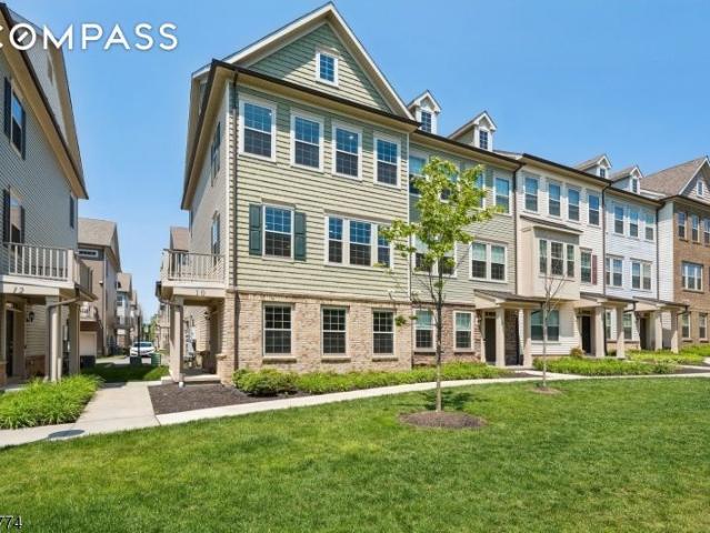Townhouse for rent in Livingston, New Jersey