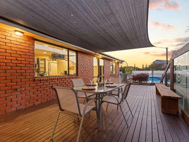 House for sale in Chaslands, Canterbury