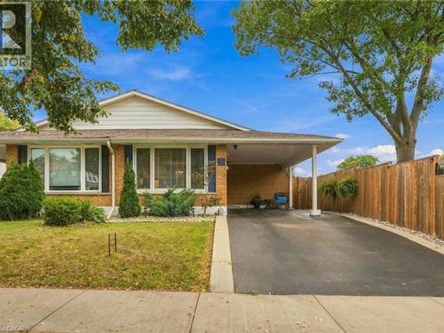 House for sale in Ancaster, Ontario