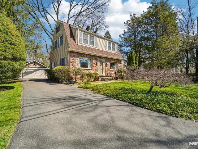 House for sale in Allendale, New Jersey