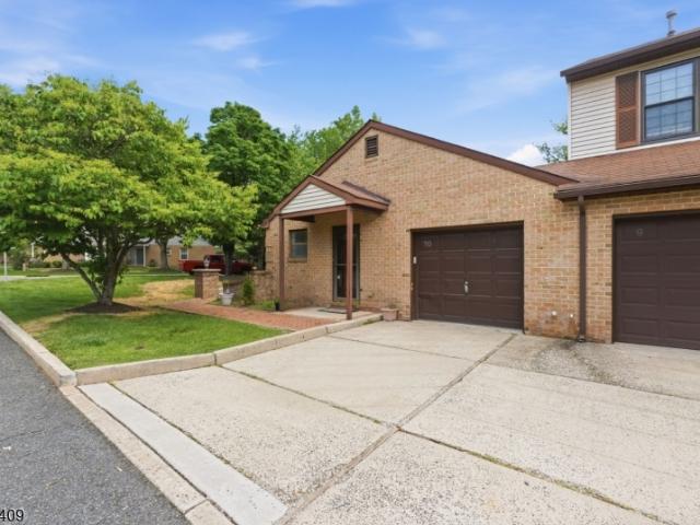 Townhouse for sale in Lebanon, New Jersey