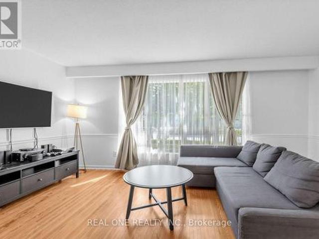 House for sale in Aurora, Golden Horseshoe