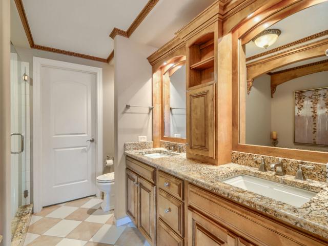 Condo for sale in Riverside, Illinois