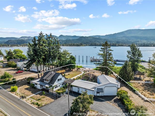 House for sale in Cathlamet, Washington