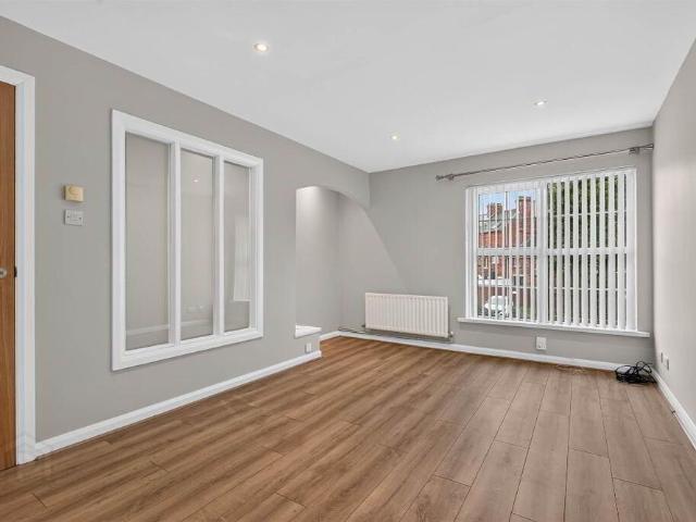 Apartment for rent in Ballyhackamore, Belfast