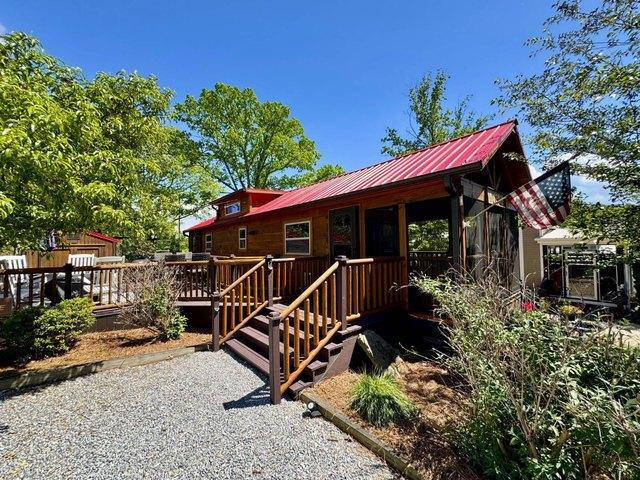 House for sale in East Flat Rock, North Carolina