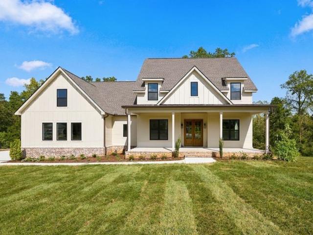 House for sale in Burns, Middle Tennessee