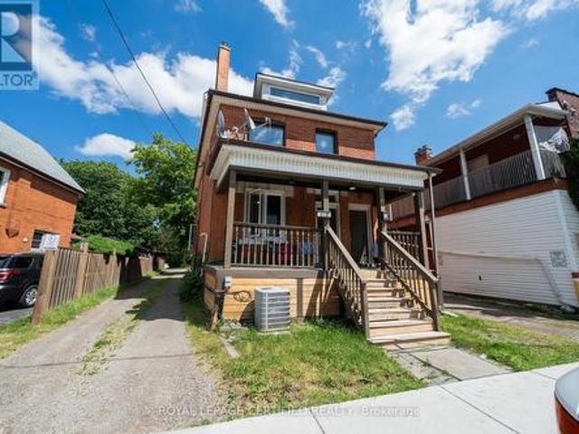 House for sale in Ancaster, Ontario
